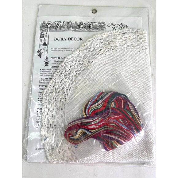 Christmas Cross Stitch Santa Vintage 1997 Needles N Hoops Doily Decor Bucilla - Picture 3 of 4